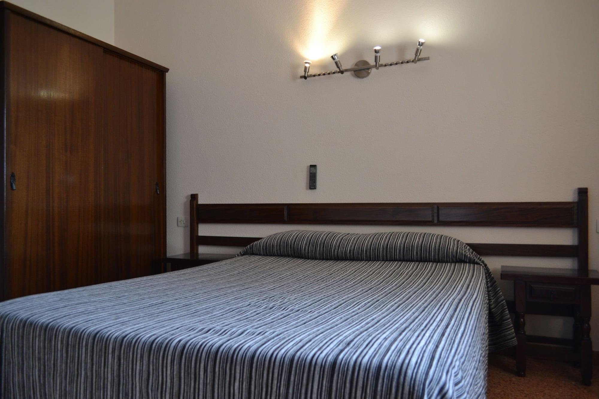 โฮสตัล เลสไปล Hotel Viladamat ภายนอก รูปภาพ