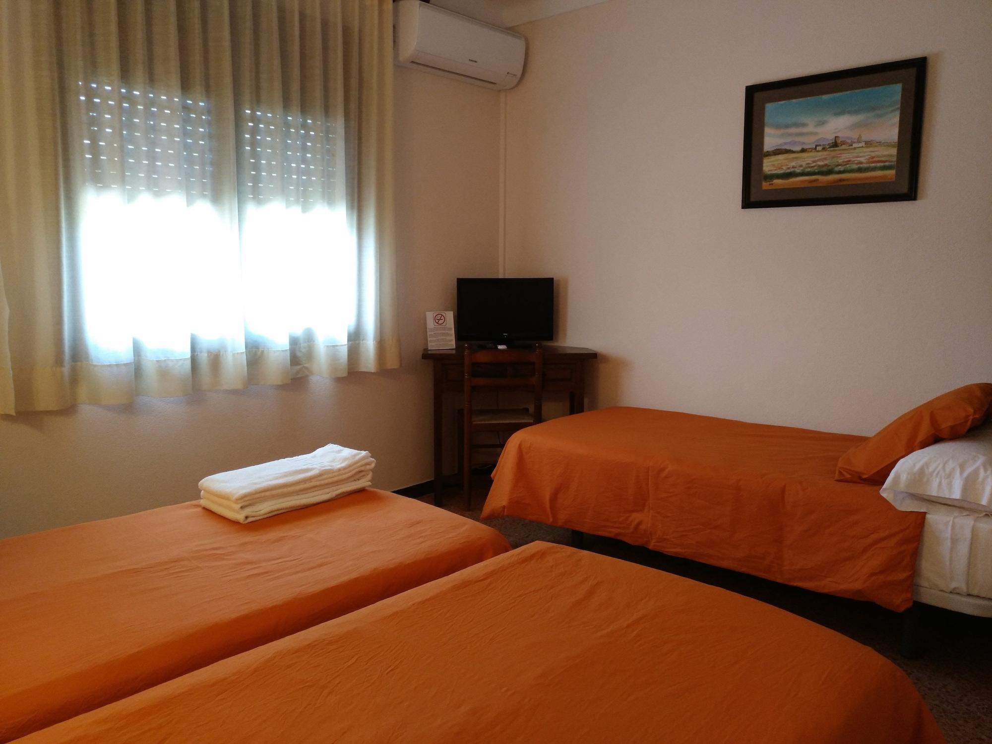 โฮสตัล เลสไปล Hotel Viladamat ภายนอก รูปภาพ