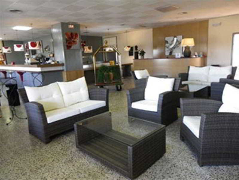 โฮสตัล เลสไปล Hotel Viladamat ภายนอก รูปภาพ